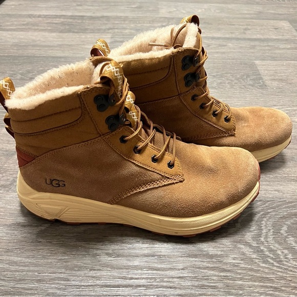 UGG Miwo Utility Weather men’s laceup boots, tan color, size 11 - Picture 2 of 16